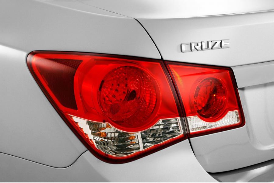 Как снять заднюю фару на шевроле круз седан - 81 фото